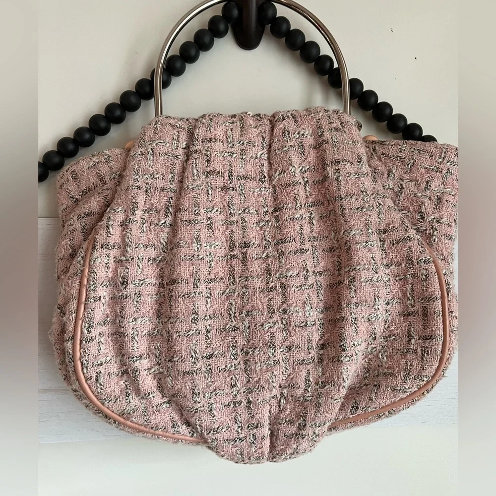 CHANEL vintage boucle